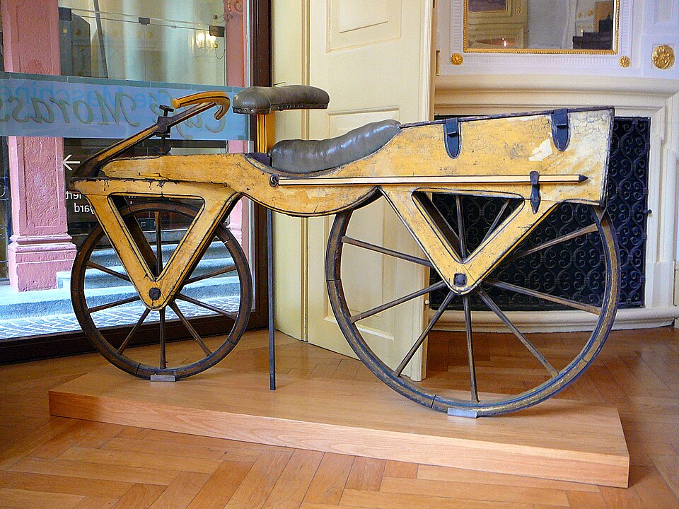 Draisina original de hacia 1817-1820, en un museo